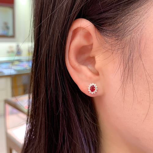 天然ダイヤモンド付きルビーピアスk18 ピアス（スタッド・一粒