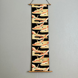 帯のタペストリー　アンティーク　金色の雲と鶴の群れ　着物リメイク インテリア　掛け軸 　古民家　和モダン　和室　壁掛け 3枚目の画像