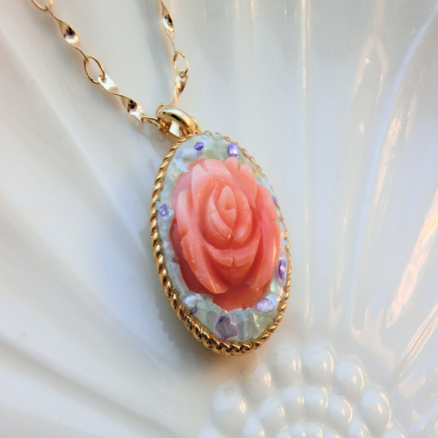 ローズネックレス　サンゴ　一点もの