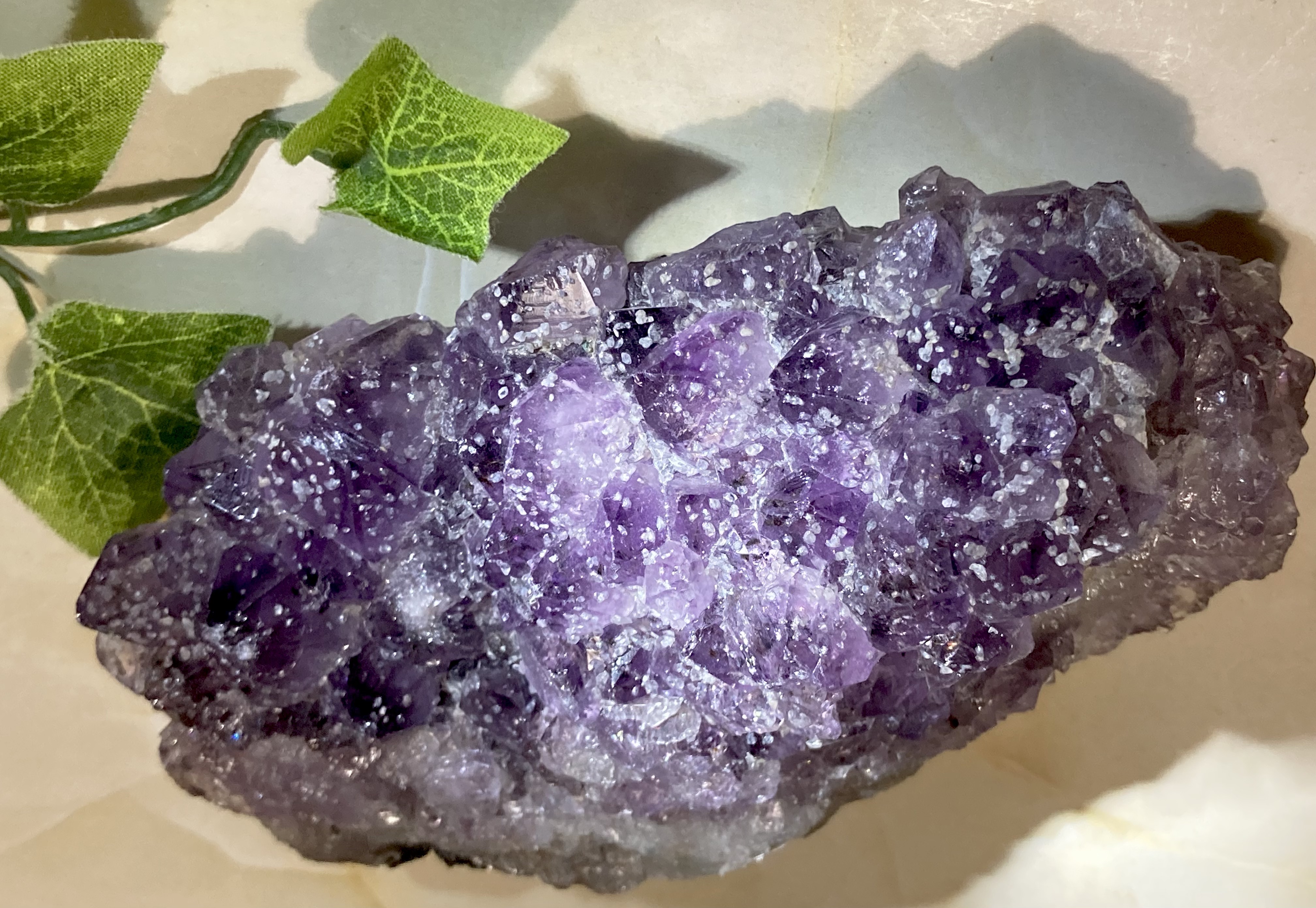 カルサイト共生　ゲーサイト内包✨　アメジスト　クラスター　原石　ラフストーン 10,800円