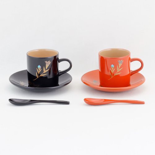 沖縄工芸品 琉球漆器 コーヒーカップ &ソーサー ペアセット スプーン付き 美品 沖縄工芸品 琉球漆器 コーヒーカップ &ソーサー ペアセット