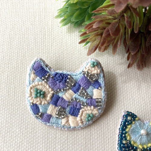 ねこねこビーズ刺繍ブローチ パッチワーク ブローチ a.tede 通販