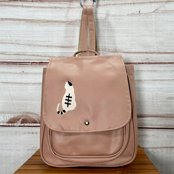 [免運費] 人造皮革翻蓋迷你背包，背面飾有貓咪刺繡 第5張的照片