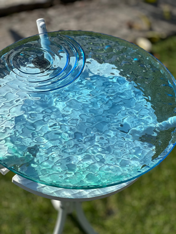 現物有り即納　ホヌの泳ぐ海　水紋　ガラスガラスサイドテーブル丸  カメ　 5枚目の画像