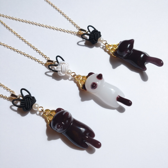 仲良し】温度で色が変わる不思議なレジン&水引猫ちゃんゴールド