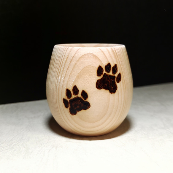 ヒノキが香る木製カップ　ライオン 2枚目の画像