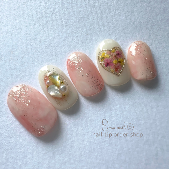 ネイルチップオーダー】ドライフラワー ハートネイル〜ニュアンス  