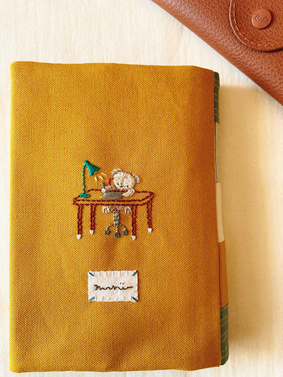 アメリカンレトロな手刺繍のブックカバー『お勉強くまちゃん』[文庫本・単行本・ハードカバー・手帳] 10枚目の画像