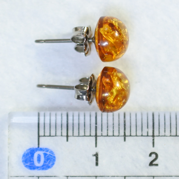 (1 件) 波羅的海琥珀耳釘，8 毫米（鈦柱） 第5張的照片