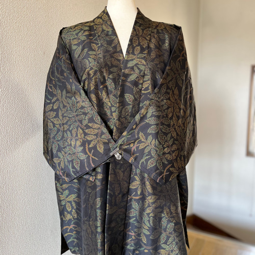 本場大島紬　葉柄の紬着物 本場大島紬 葉柄の紬着物