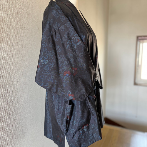 着物リメイク 本場大島紬 作務衣 商標有　お洒落上衣　現品限　シルク上着 6bafbe95236089ca8987b1bc296996