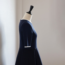 【3種尺寸可供選擇◎】圓點蕾絲短袖對接洋裝【深海軍藍】 第8張的照片