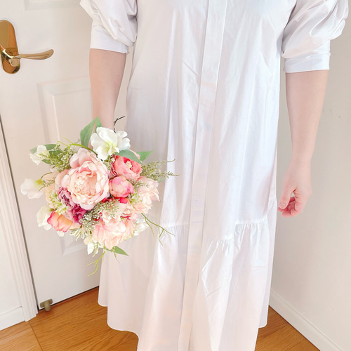 ピオニー　芍薬　白　クラッチブーケ　ブートニア ピオニー 芍薬 白 クラッチブーケ ブートニア - メルカリ