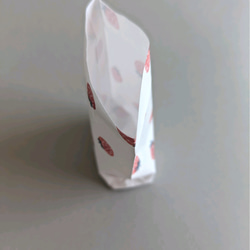 折り紙　イチゴ柄　マチ付きミニ紙袋　　20枚 3枚目の画像