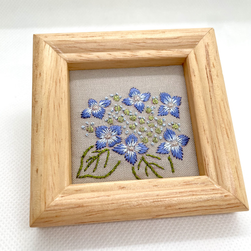紫陽花 絹糸と金糸の小さな刺繍フレーム 壁飾り 日本刺繍