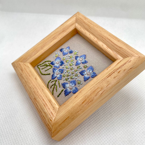 紫陽花 絹糸と金糸の小さな刺繍フレーム 壁飾り 日本刺繍 タペストリー