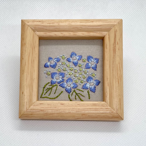 紫陽花 絹糸と金糸の小さな刺繍フレーム 壁飾り 日本刺繍