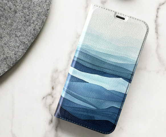 【ベルトなし手帳型】BLUE WAVES iPhone スマホケース 海 波 水彩 グラデーション 青 ブルー サーフ 1枚目の画像