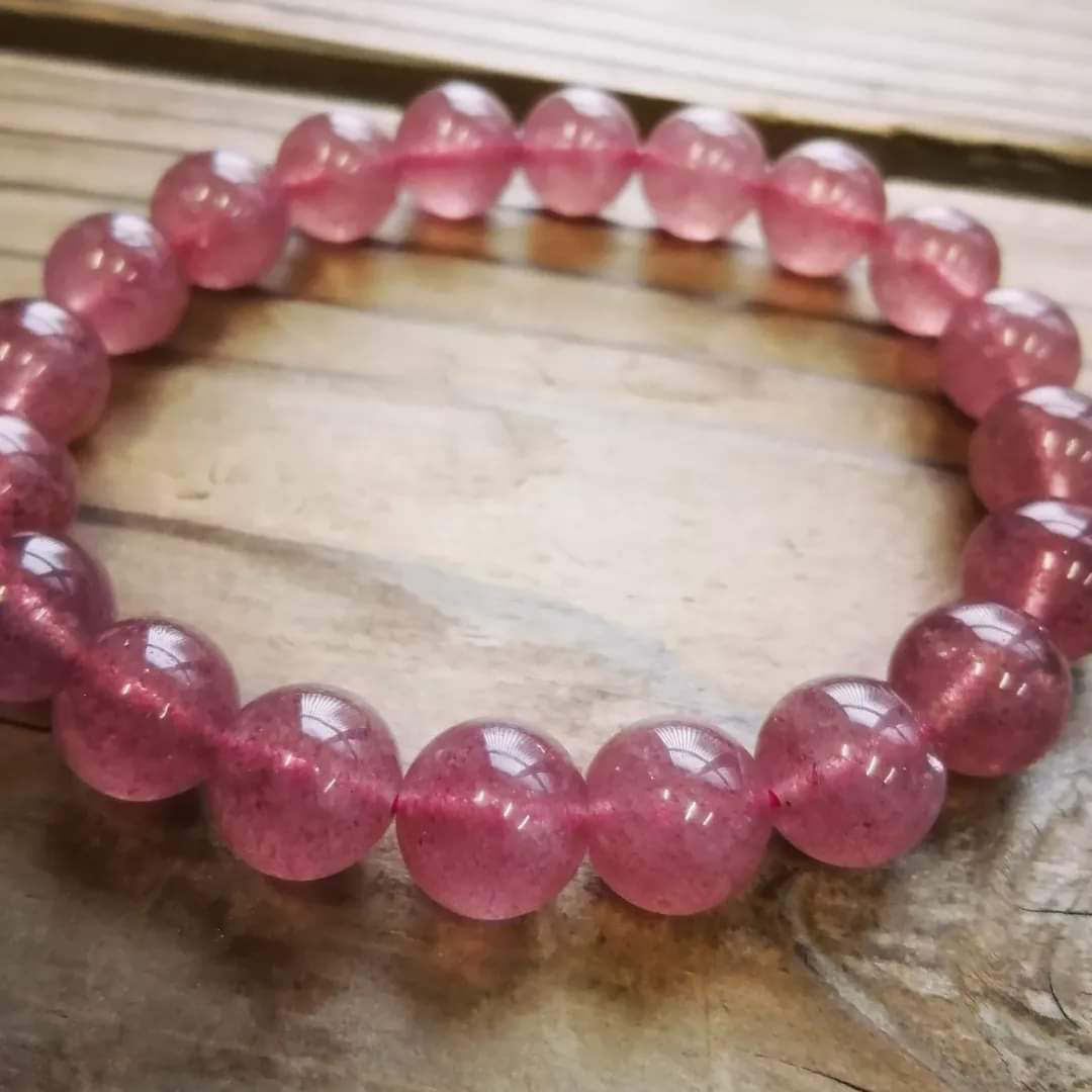 ◆アフリカ産ストロベリークォーツのブレスレット 8500円（送料無料）⁡ 10mm ⁡