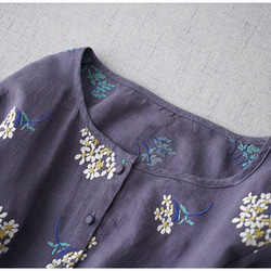 リネン00％紫陽花総刺繡クルミ釦、ポケット付き大人可愛い七分袖ワンピース♪ 3枚目の画像