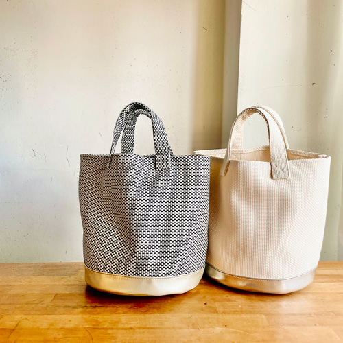 刺し子 カゴバッグ マルシェバッグ 工芸 作家物 L］マルシェカゴのような帆布のバケツトート 刺し子織キナリ