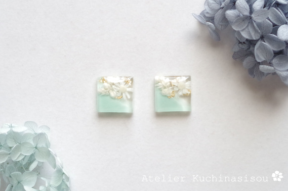 樹脂藝術花朵方形耳環&lt;冰藍&gt; 第1張的照片