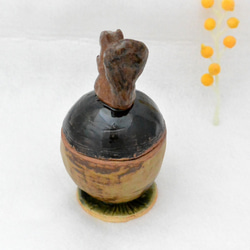 リスカップ　スプーン付き　シュガーポット　置物・小物入れ　栗鼠とどんぐり　こげ茶色　手作り陶器・陶芸 7枚目の画像