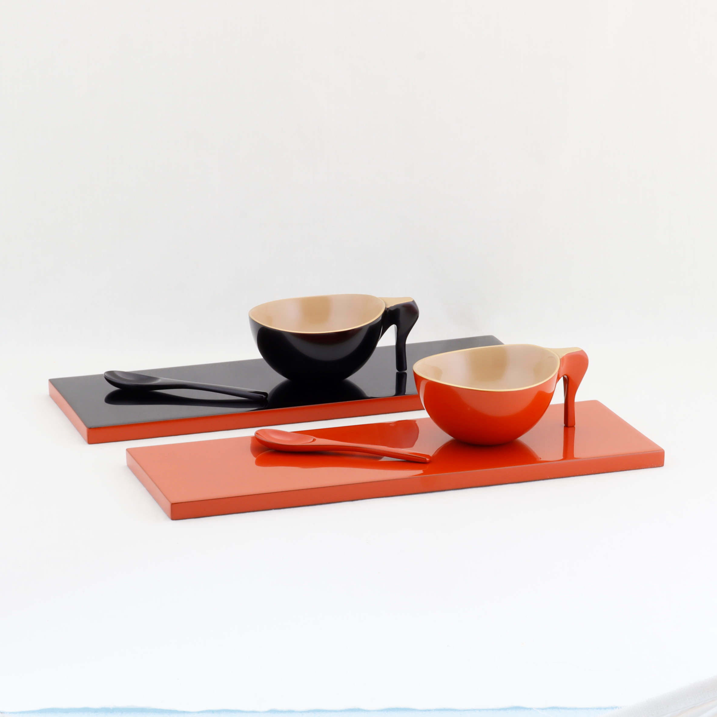 伝統工芸　輪島塗　ペア珈琲カップ　ハイヒール形　スプーン付【1140】