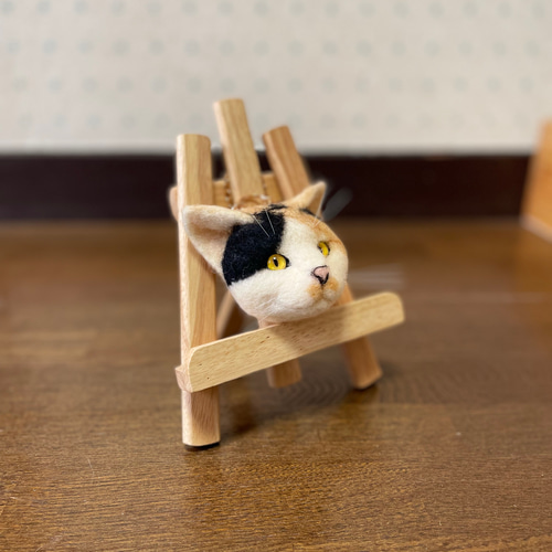 三毛猫の猫バッグチャーム813 猫ブローチ 羊毛フェルト 猫バッグ