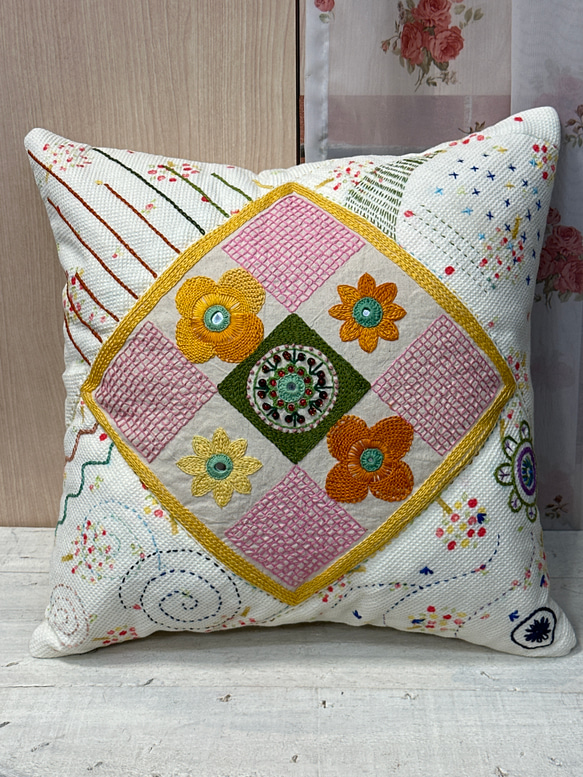 ミラーワーク　手刺繍　クッションカバー　約40x40 4枚目の画像