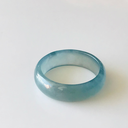 R138-022a］ ジェイド JADE ヒスイ 本翡翠 くりぬき リング 天然石 