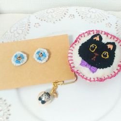 写真全部セット！猫ポーチ＆刺繍ピアス＆チャーム＆ポストカード&シール 6枚目の画像