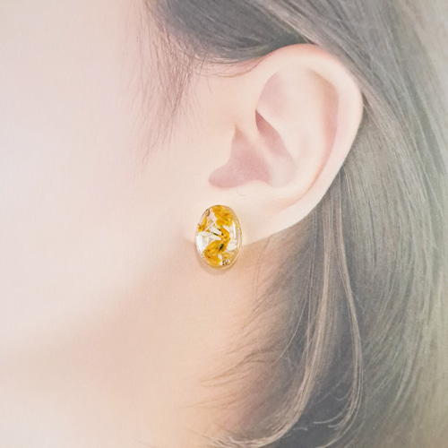 R104】ドライフラワー レジン ステンレスピアス ホワイトイエロー系  