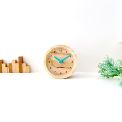 KATOMOKU mini clock 2 ライトグリーン km-125LG 置き時計 木の時計 インテリア 6枚目の画像