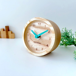 KATOMOKU mini clock 2 ライトグリーン km-125LG 置き時計 木の時計 インテリア 5枚目の画像