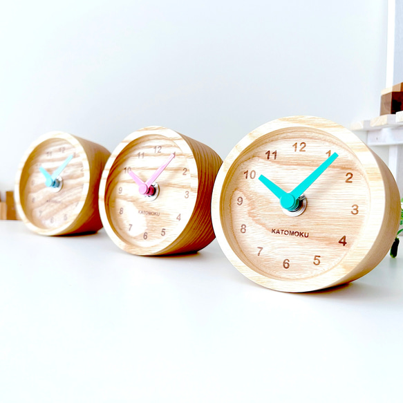 KATOMOKU mini clock 2 ライトグリーン km-125LG 置き時計 木の時計 インテリア 7枚目の画像