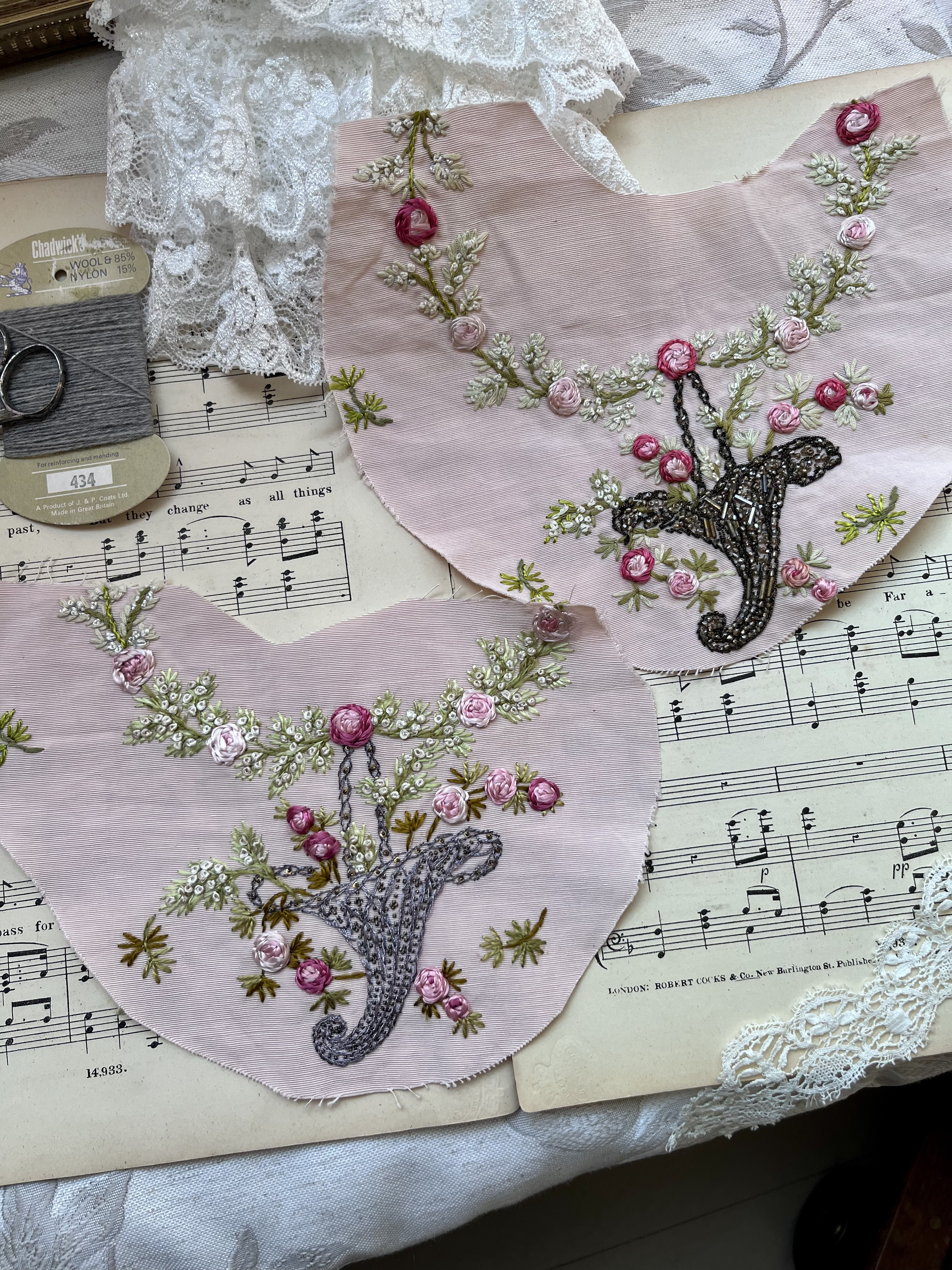 英国で出会った♪アンティークの手仕事 手刺繍のスタンプワークB 薔薇