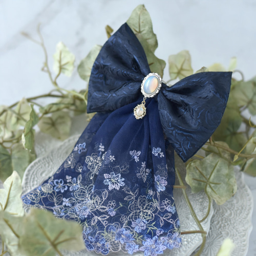 受注】…dreams come true…｜青薔薇ジャガード生地のブローチ付き