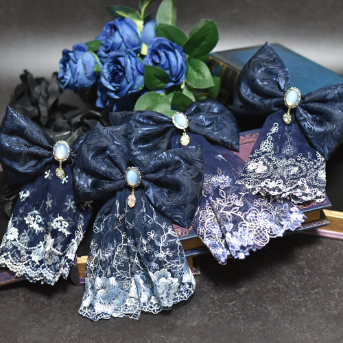 受注】…dreams come true…｜青薔薇ジャガード生地のブローチ付き