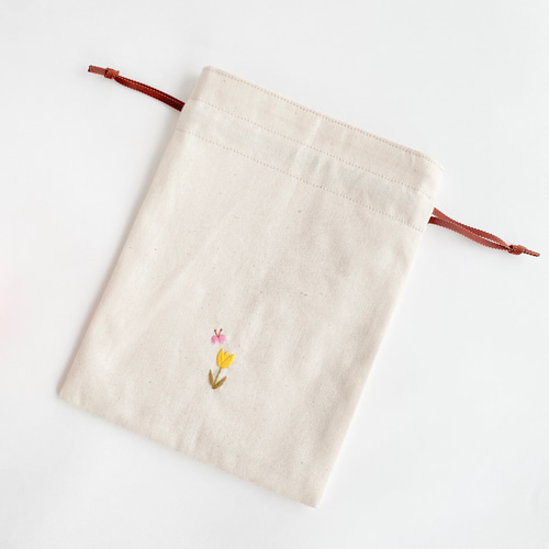 刺繍 四角い巾着＊チューリップねこちゃん〈無料ラッピング〉 巾着袋