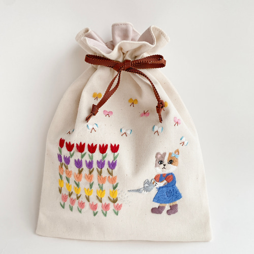 刺繍 四角い巾着＊チューリップねこちゃん〈無料ラッピング〉 巾着袋