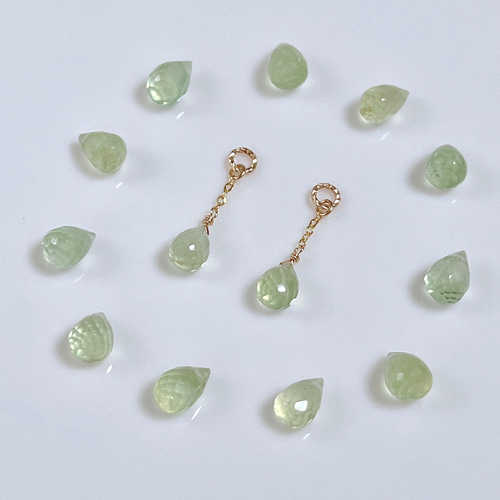 プレナイトスピンドルのピアスチャーム☆