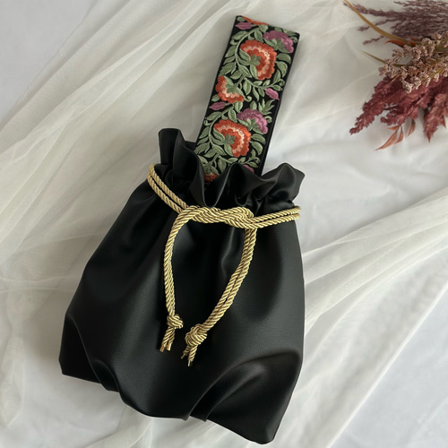 インド刺繍リボン ワンハンドル巾着バッグ 底タック 合皮