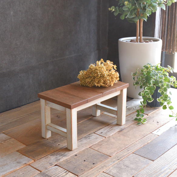【現品1点限り】古材の飾り台 ローテーブル 小型サイズ【送料無料】 2枚目の画像