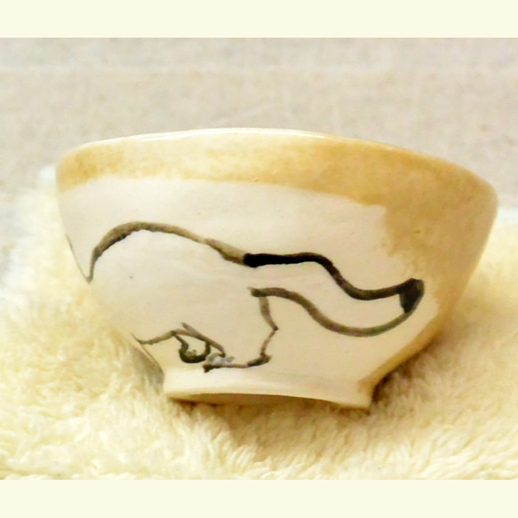 おこじょカップ　ぐいのみ　手作り陶芸　白いオコジョ　イタチ系　陶器 3枚目の画像