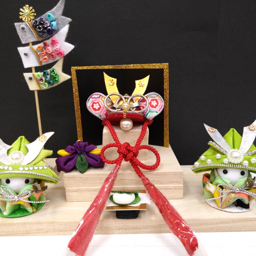 五月人形、鯉のぼり、菖蒲の花の吊るし飾りになります。 こどもの日 鯉のぼり 5月人形 菖蒲 五月人形・こいのぼり himadare
