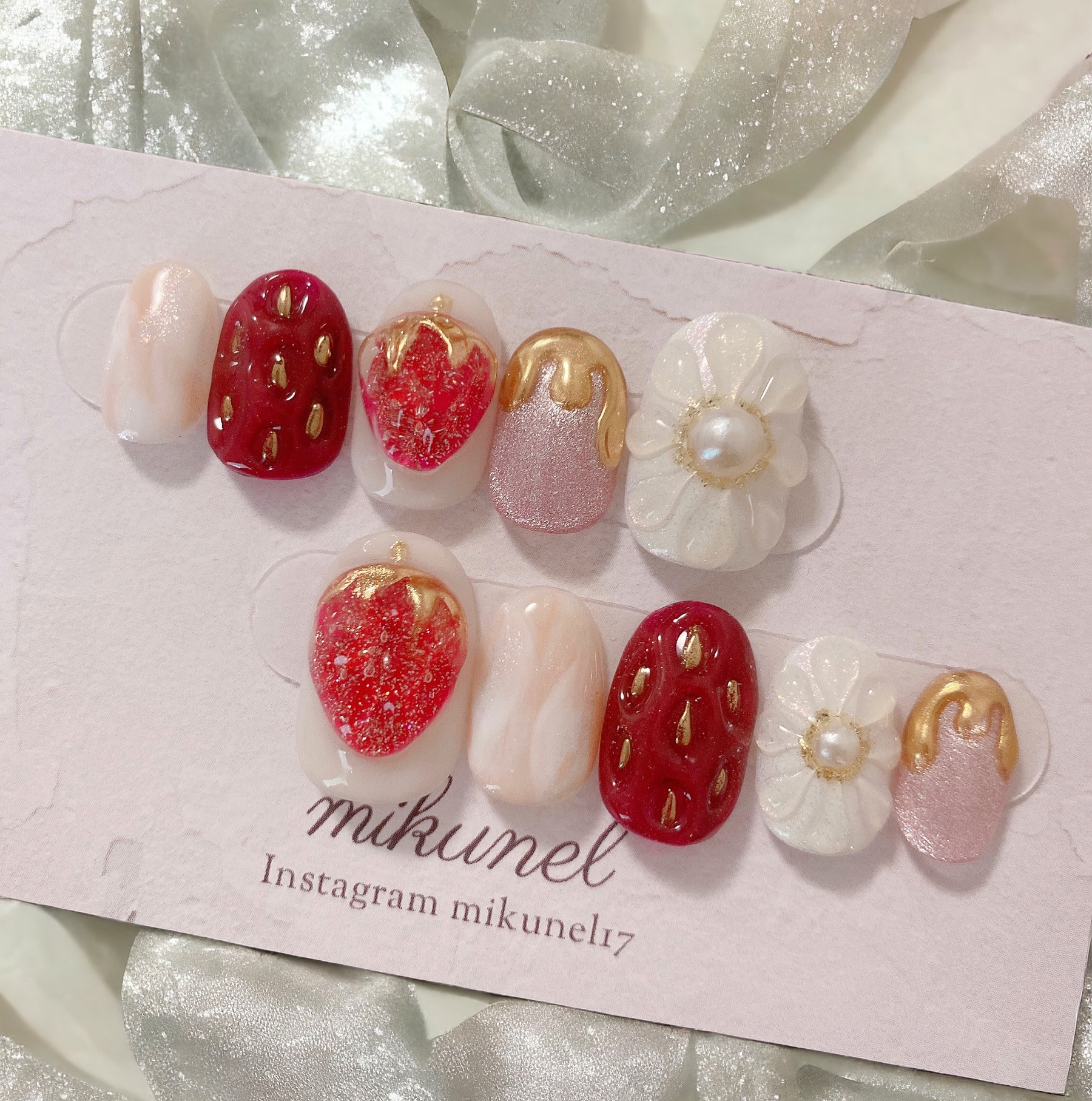 苺　ネイルチップ 苺　ネイルチップ