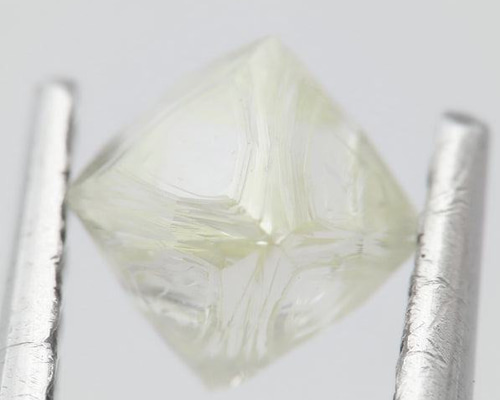 天然 ダイヤモンド ソーヤブル結晶 正八面体 0.402ct Hカラー