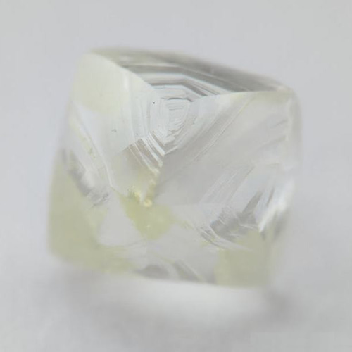 カラーラ・ダイヤモンド水晶 天然 ダイヤモンド ソーヤブル結晶 正八面体 0.443ct Iカラー