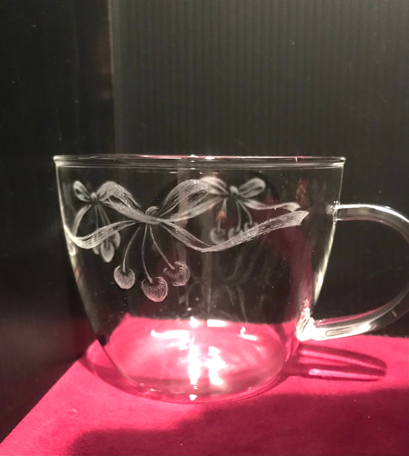 さくらんぼとリボンのマグカップ〜手彫りガラス〜 12枚目の画像